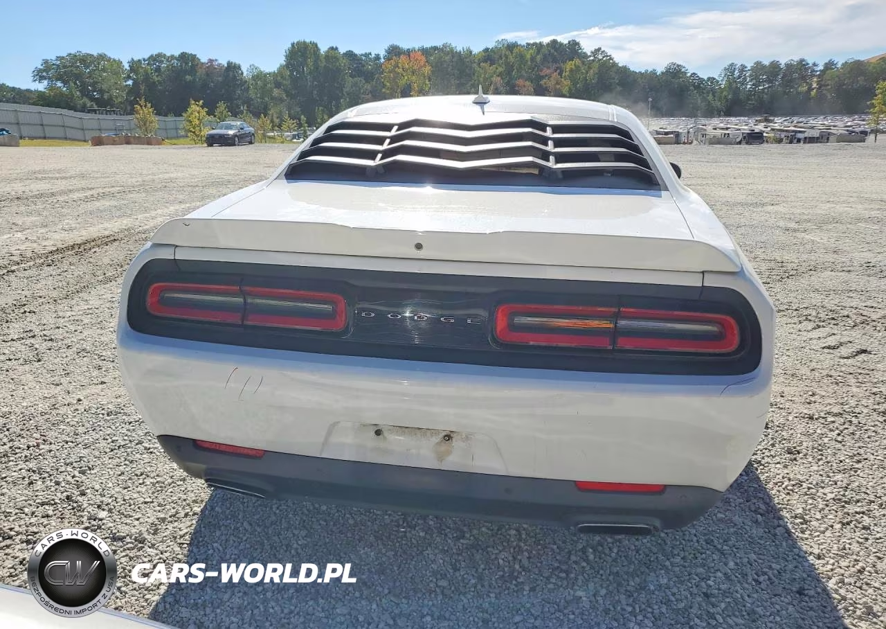 2018 Dodge Challenger Sxt VIN:2C3CDZAGXJH258240 - 6