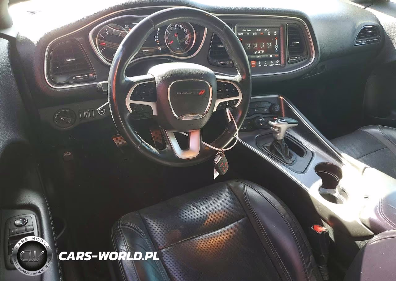 2018 Dodge Challenger Sxt VIN:2C3CDZAGXJH258240 - 8