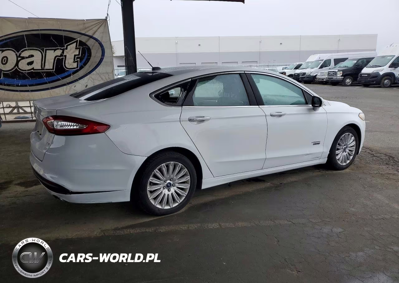 2015 Ford Fusion Se Phev VIN:3FA6P0PUXFR147391 - 3