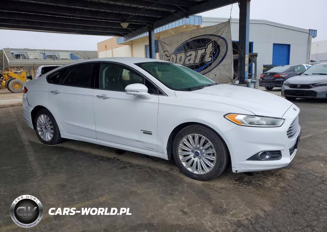 2015 Ford Fusion Se Phev VIN:3FA6P0PUXFR147391 - 4