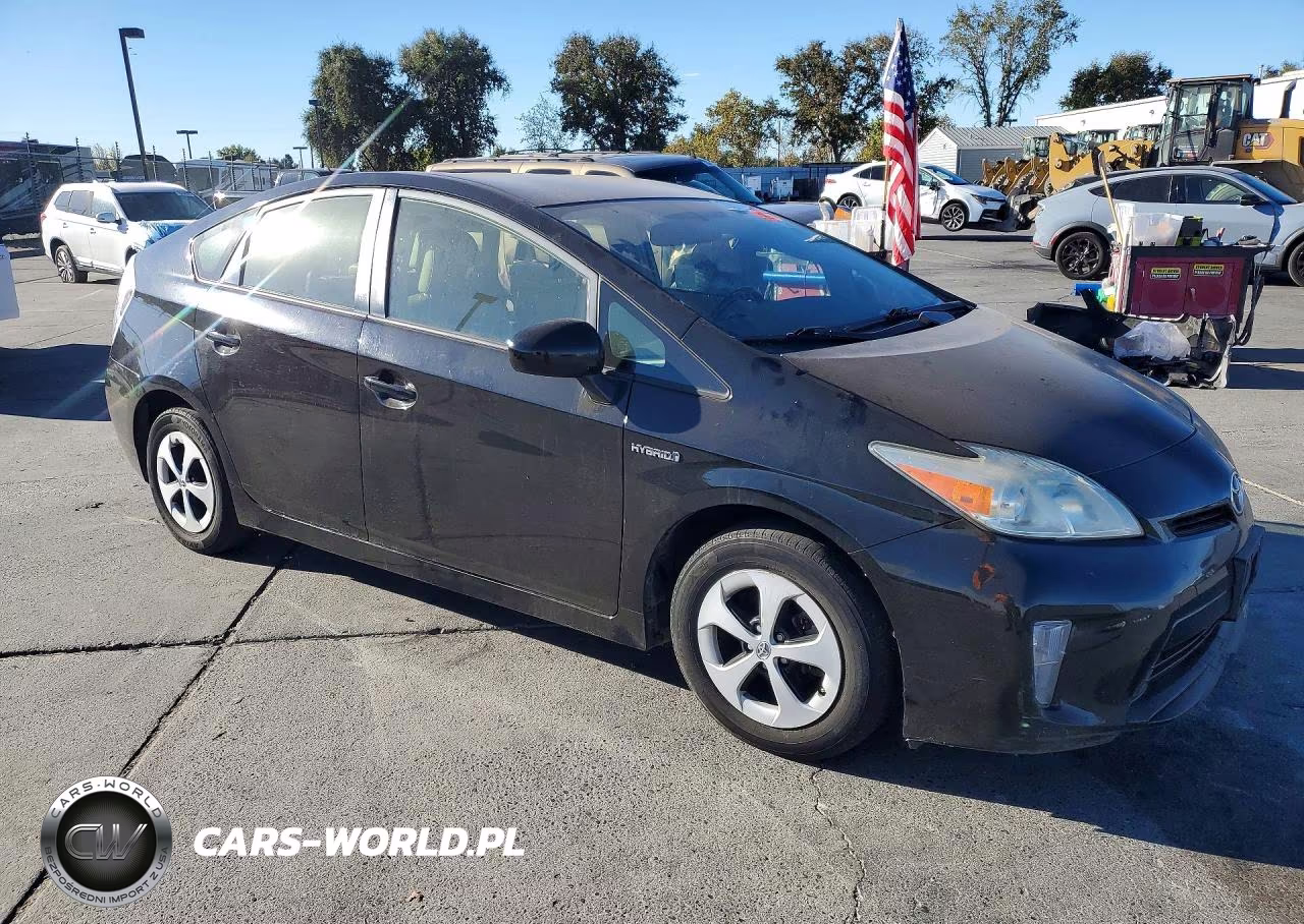 2014 Toyota Prius Four VIN:JTDKN3DU3E0358371 - 4