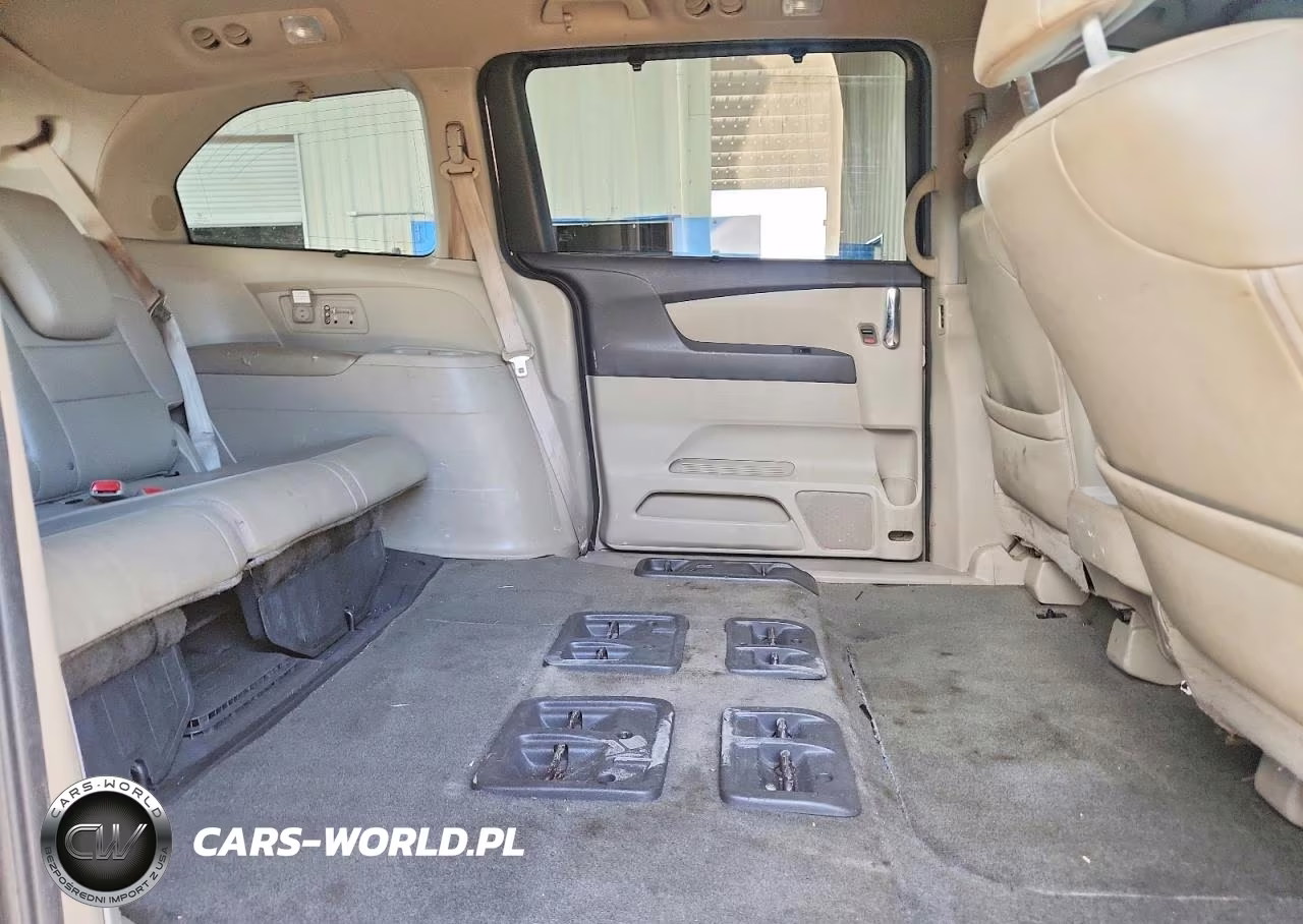 2015 Honda Odyssey Touring VIN:5FNRL5H97FB092846 - 11