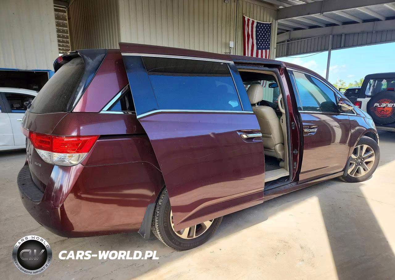 2015 Honda Odyssey Touring VIN:5FNRL5H97FB092846 - 3