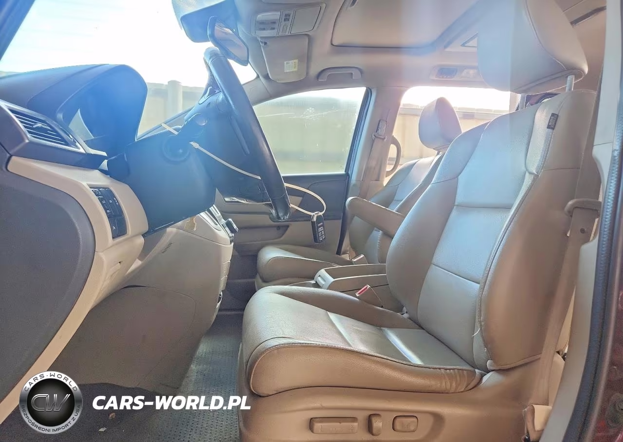 2015 Honda Odyssey Touring VIN:5FNRL5H97FB092846 - 7