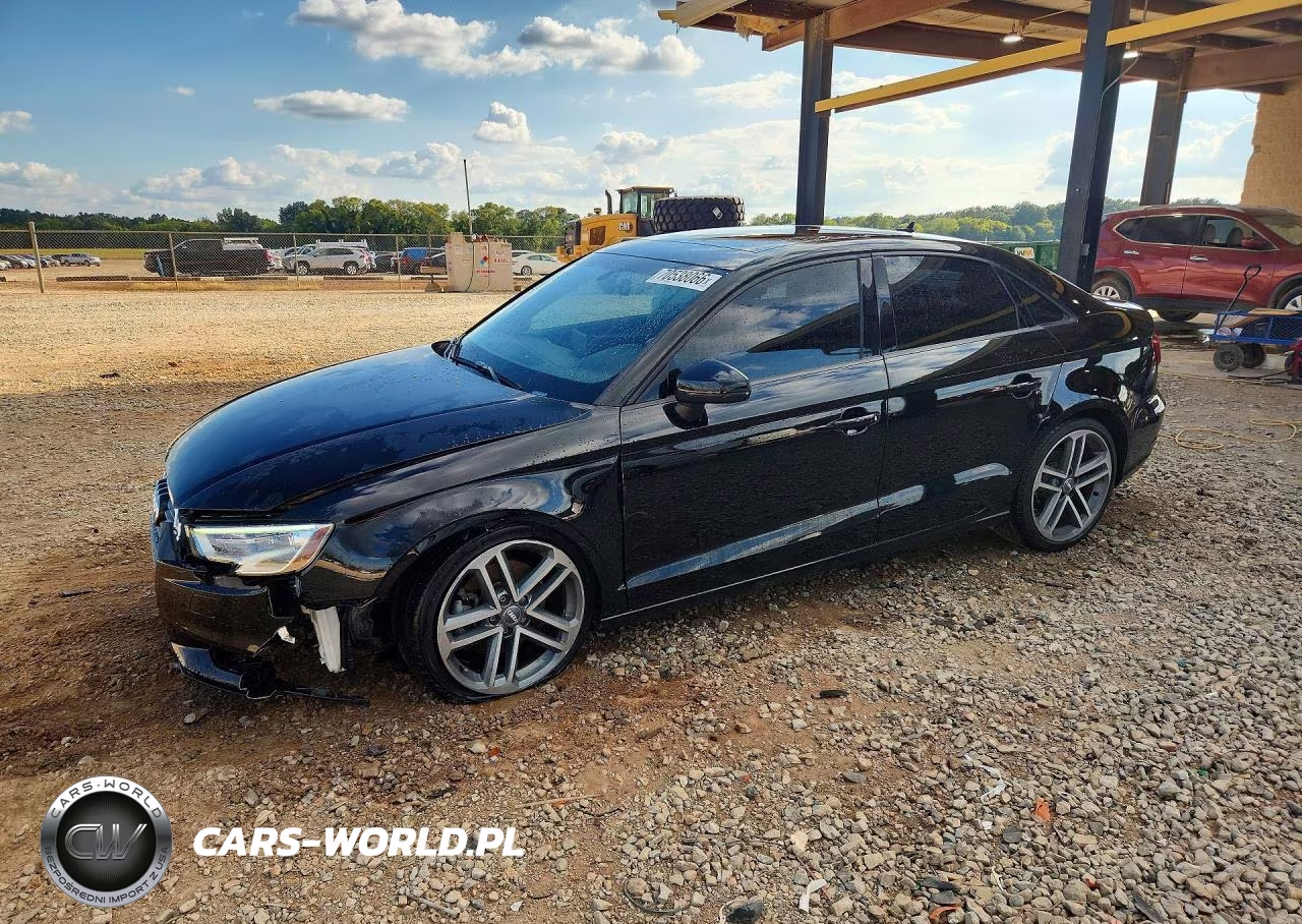 2018 Audi A3 Premium VIN:WAUAUGFF8J1071128 - 1