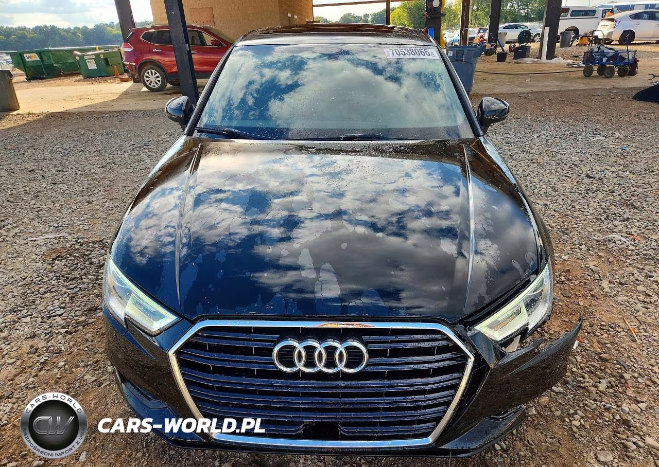 2018 Audi A3 Premium VIN:WAUAUGFF8J1071128 - 5