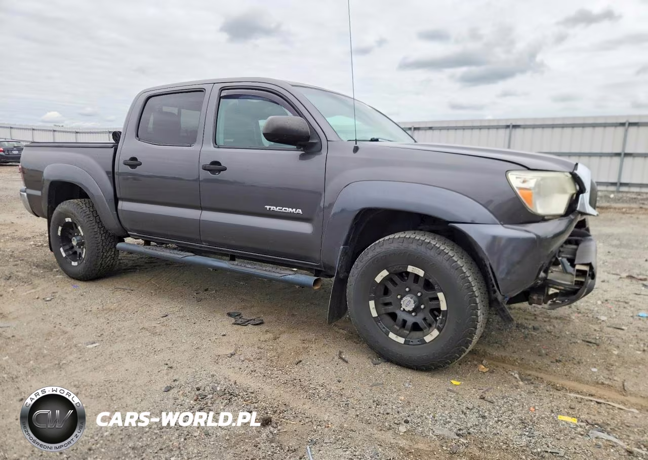 2015 Toyota Tacoma V6 VIN:3TMLU4EN2FM193691 - 4