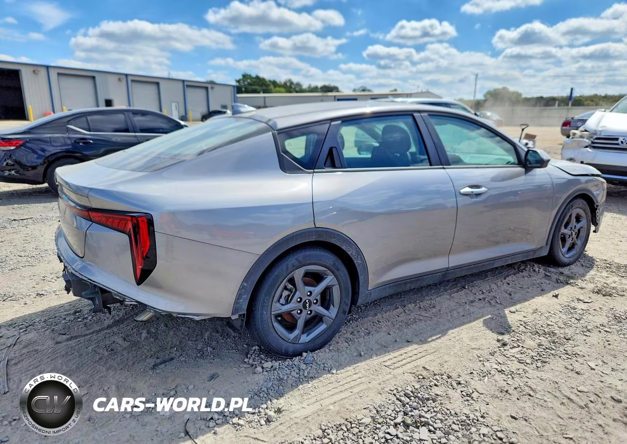 2025 Kia K4 Lxs VIN:3KPFT4DE9SE234940 - 3