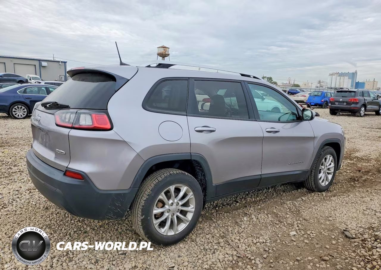 2020 Jeep Cherokee Latitude VIN:1C4PJLCB3LD577273 - 3