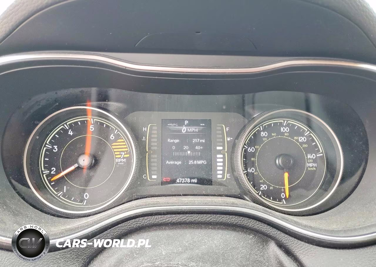 2020 Jeep Cherokee Latitude VIN:1C4PJLCB3LD577273 - 9