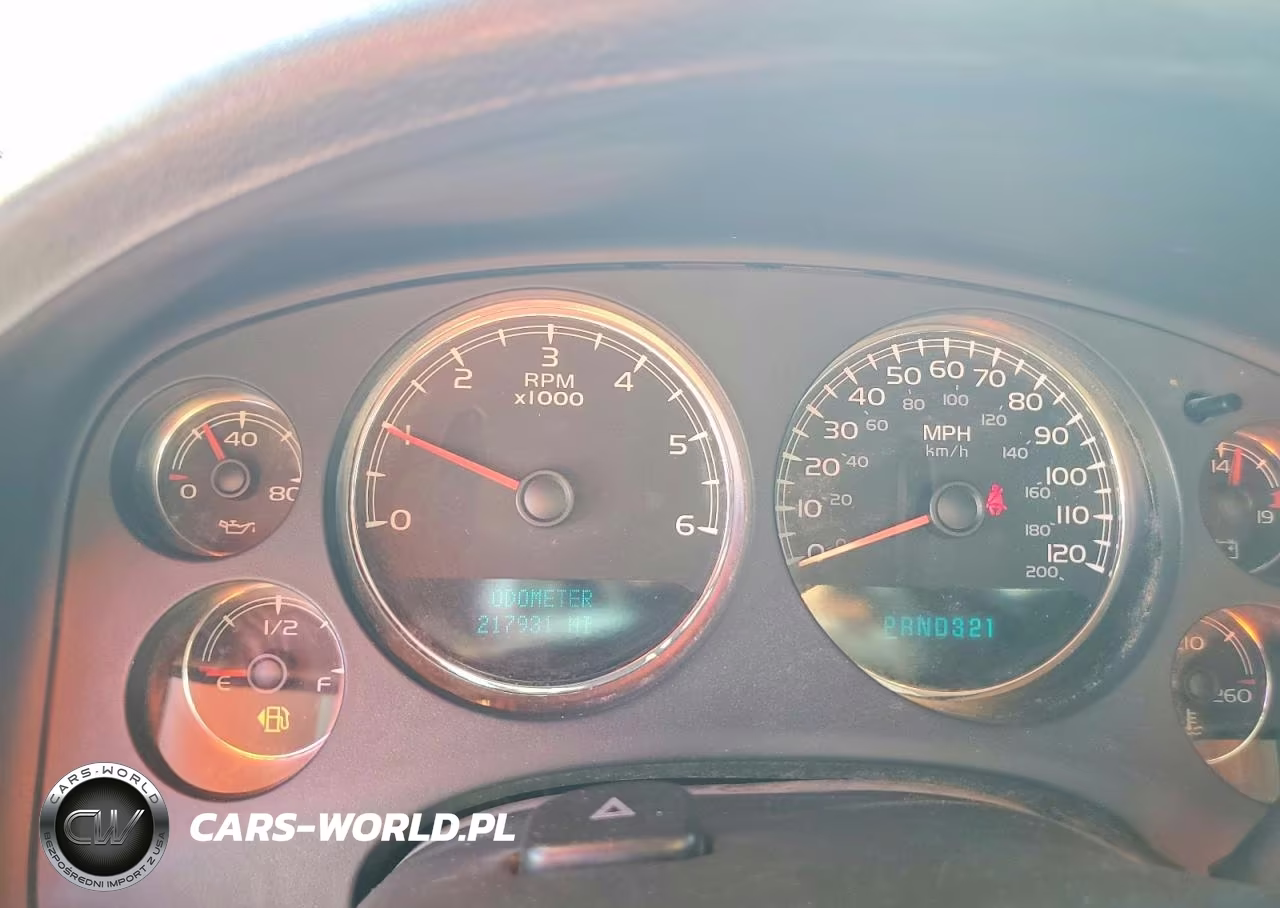 2007 GMC Yukon VIN:1GKFC13067R196703 - 9