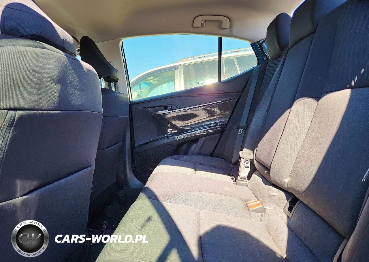 2025 Toyota Camry Le VIN:4T1DAACK0SU621196 - 10