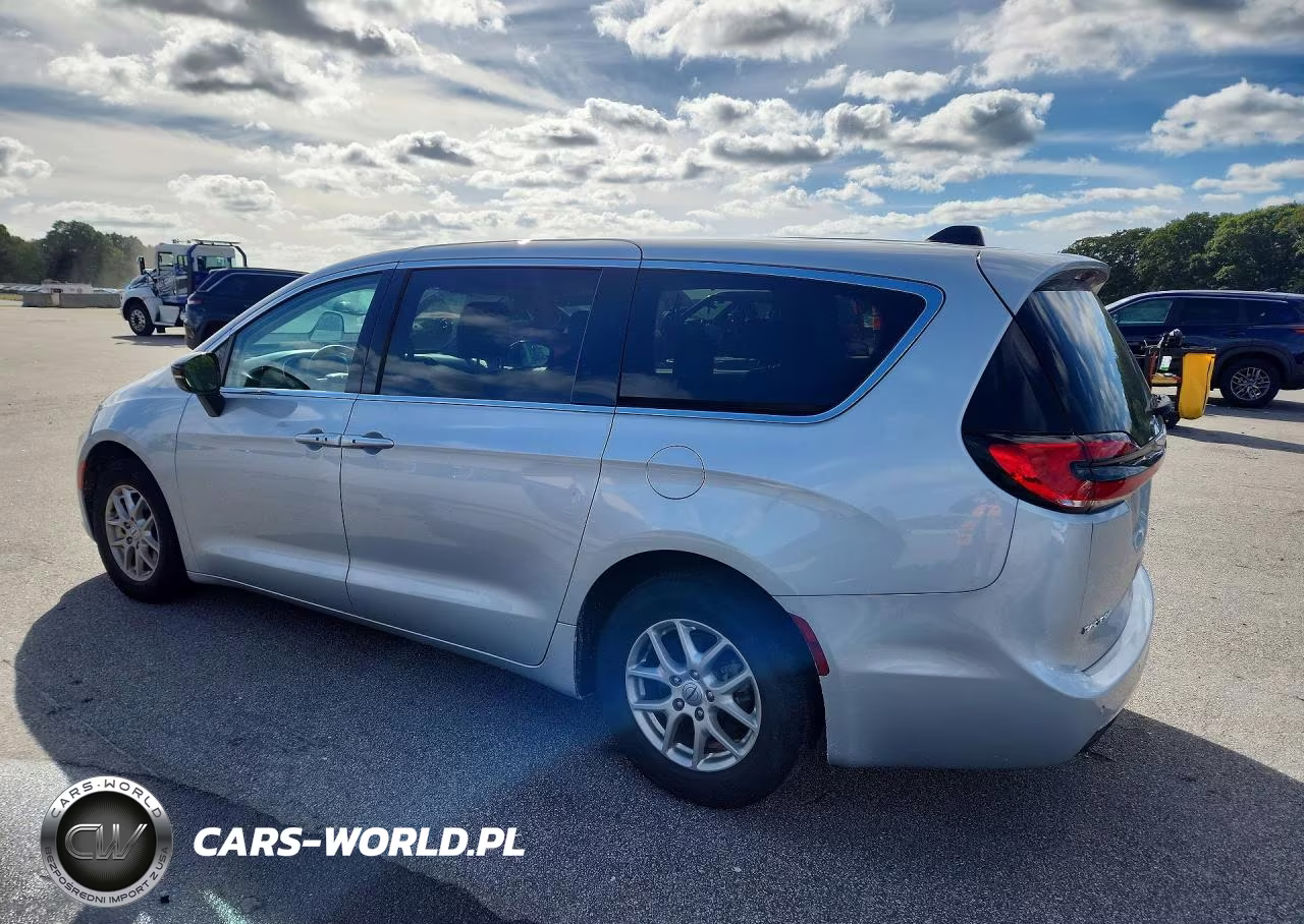 2024 Chrysler Pacifica Touring L VIN:2C4RC1BG0RR179870 - 2