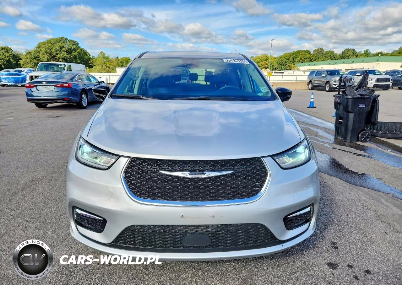 2024 Chrysler Pacifica Touring L VIN:2C4RC1BG0RR179870 - 5