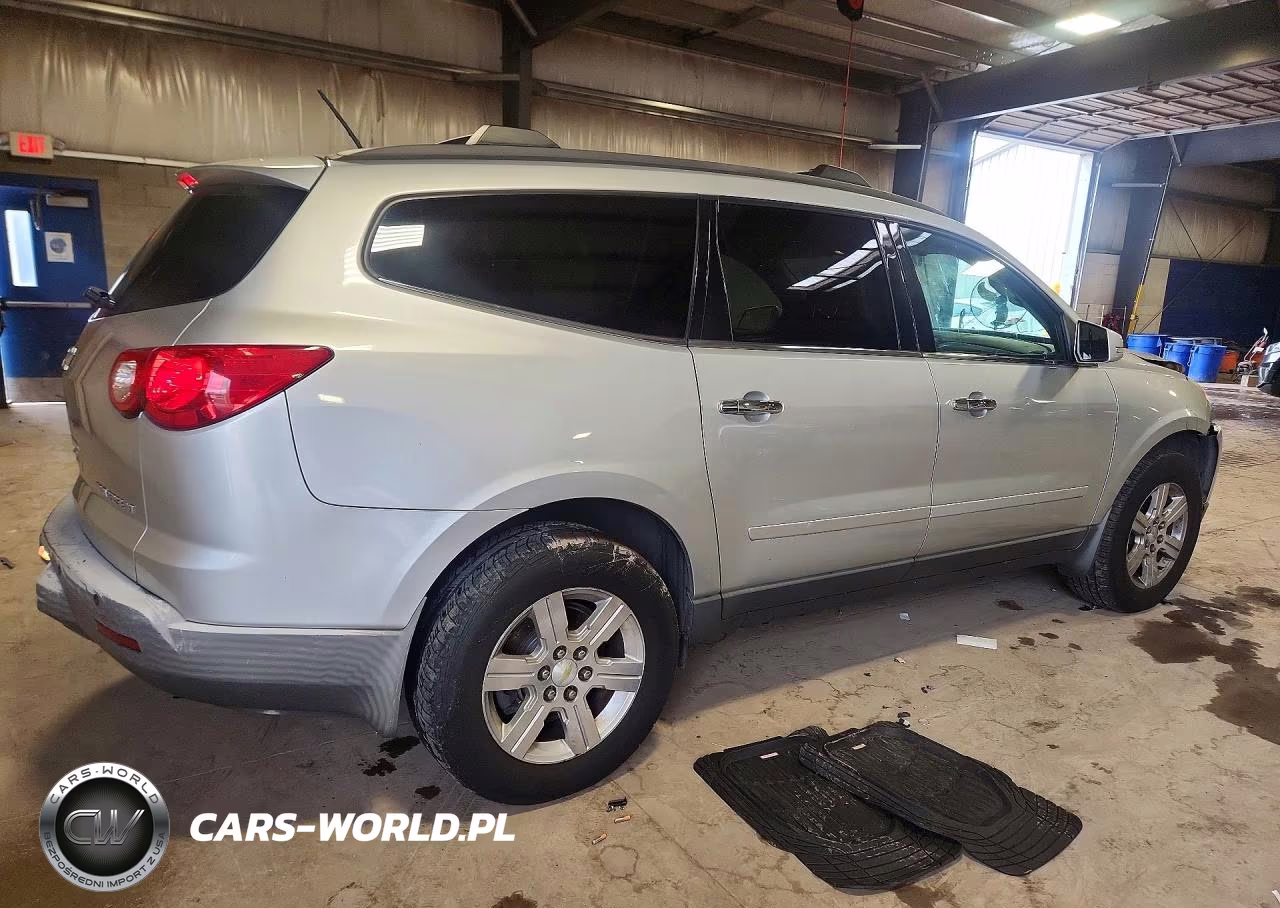 2012 Chevrolet Traverse Lt VIN:1GNKRGED5CJ383748 - 3