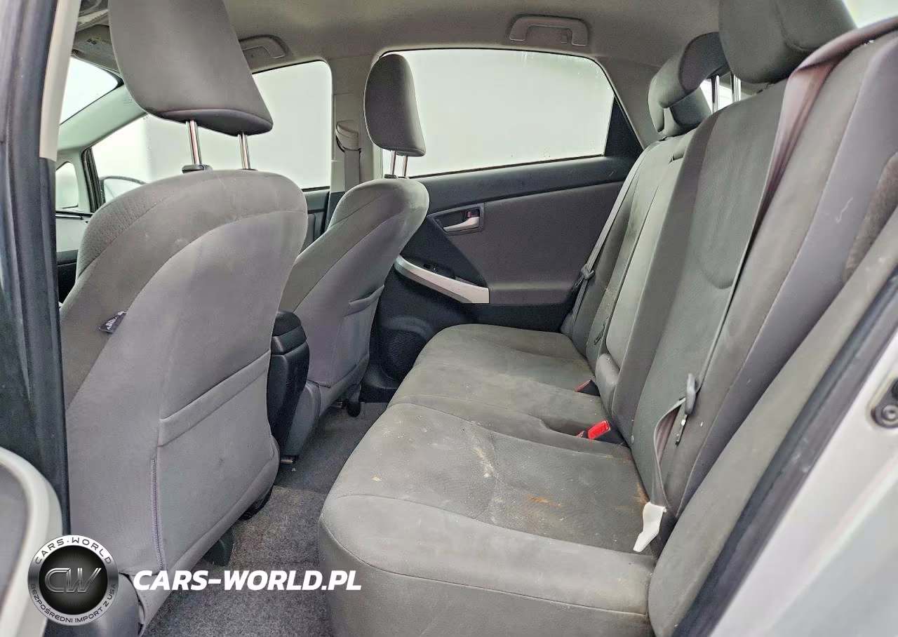 2013 Toyota Prius Two VIN:JTDKN3DU8D0351608 - 10