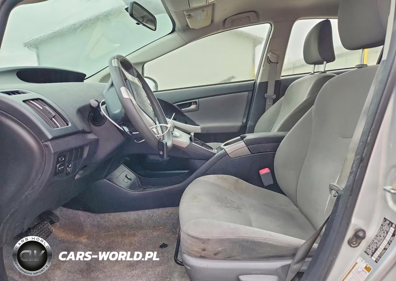 2013 Toyota Prius Two VIN:JTDKN3DU8D0351608 - 7