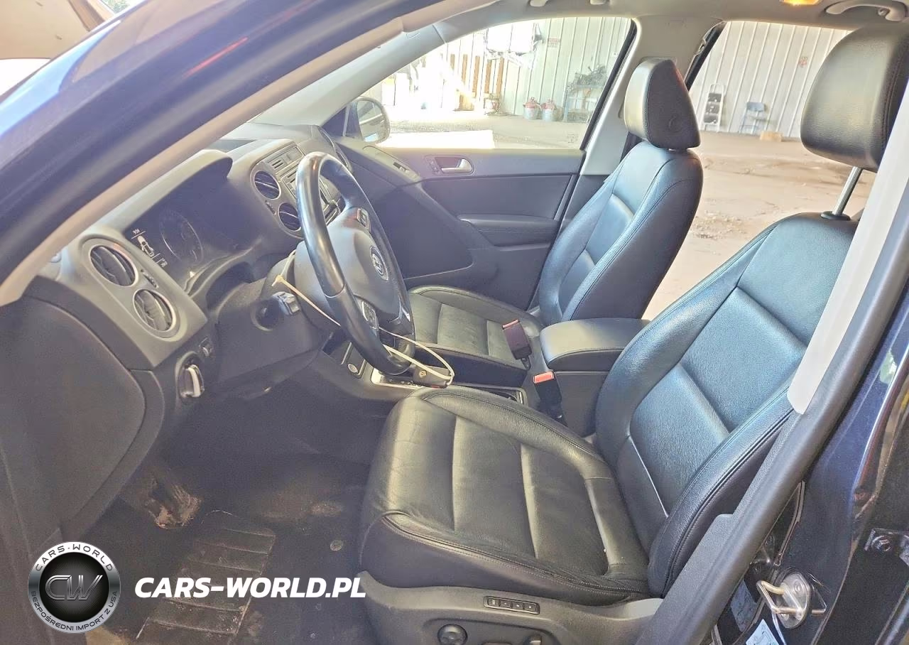 2017 Volkswagen Tiguan Sport VIN:WVGUV7AX4HK015796 - 7