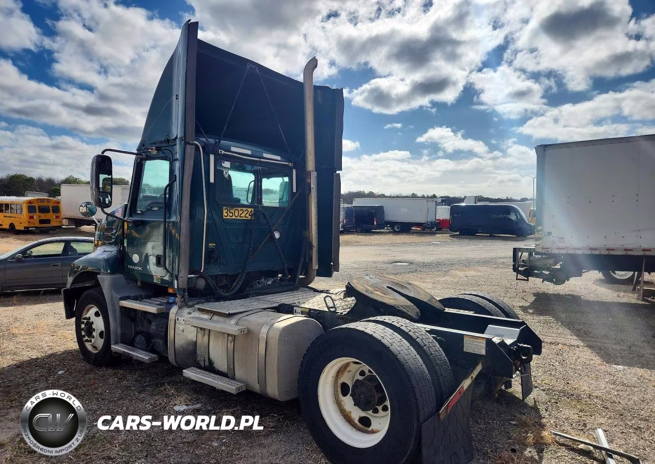 2016 Mack 600 Cxu600 - Semi Truck VIN:1M1AW01X8GM008459 - 2
