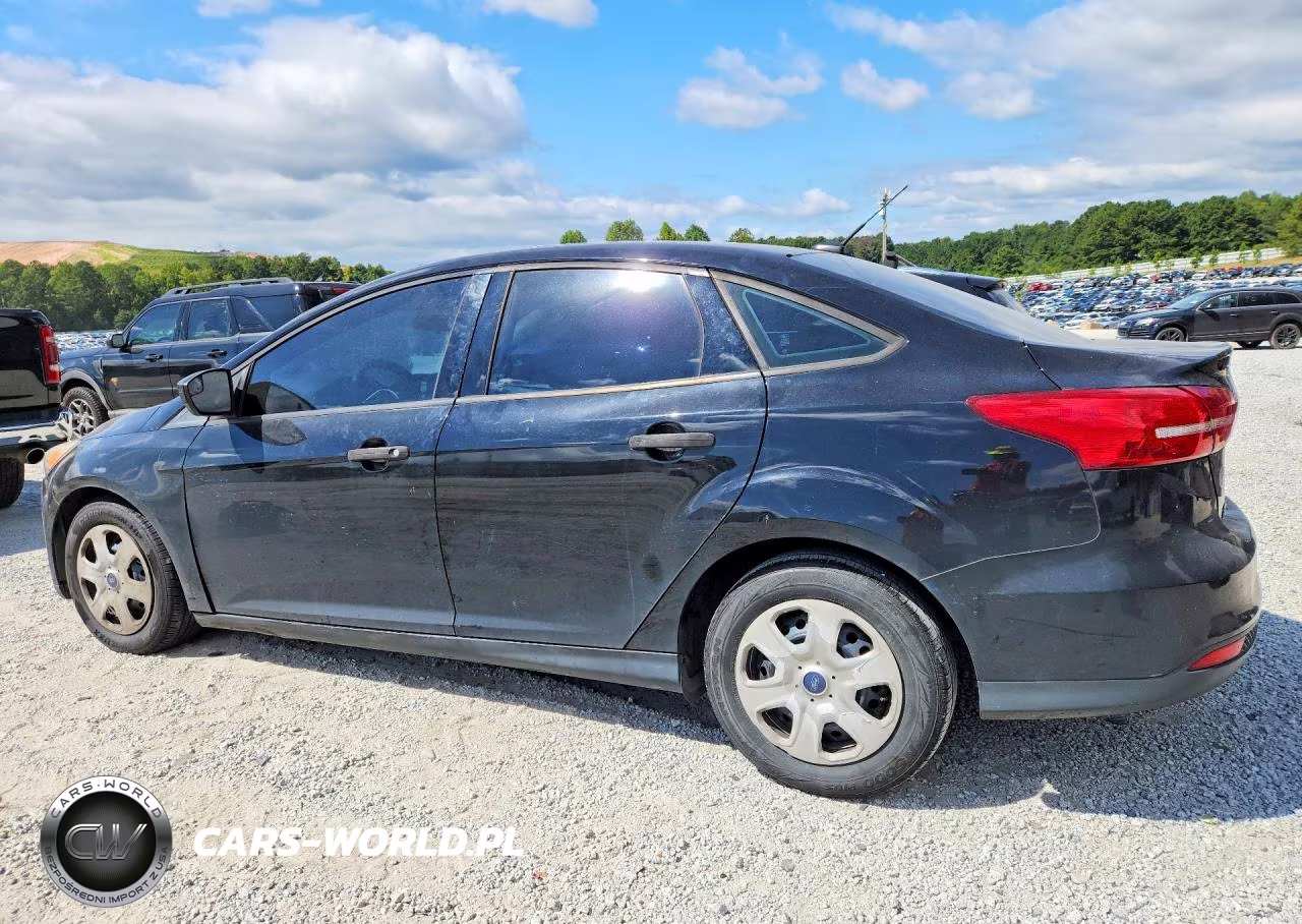 2018 Ford Focus S VIN:1FADP3E20JL284874 - 2