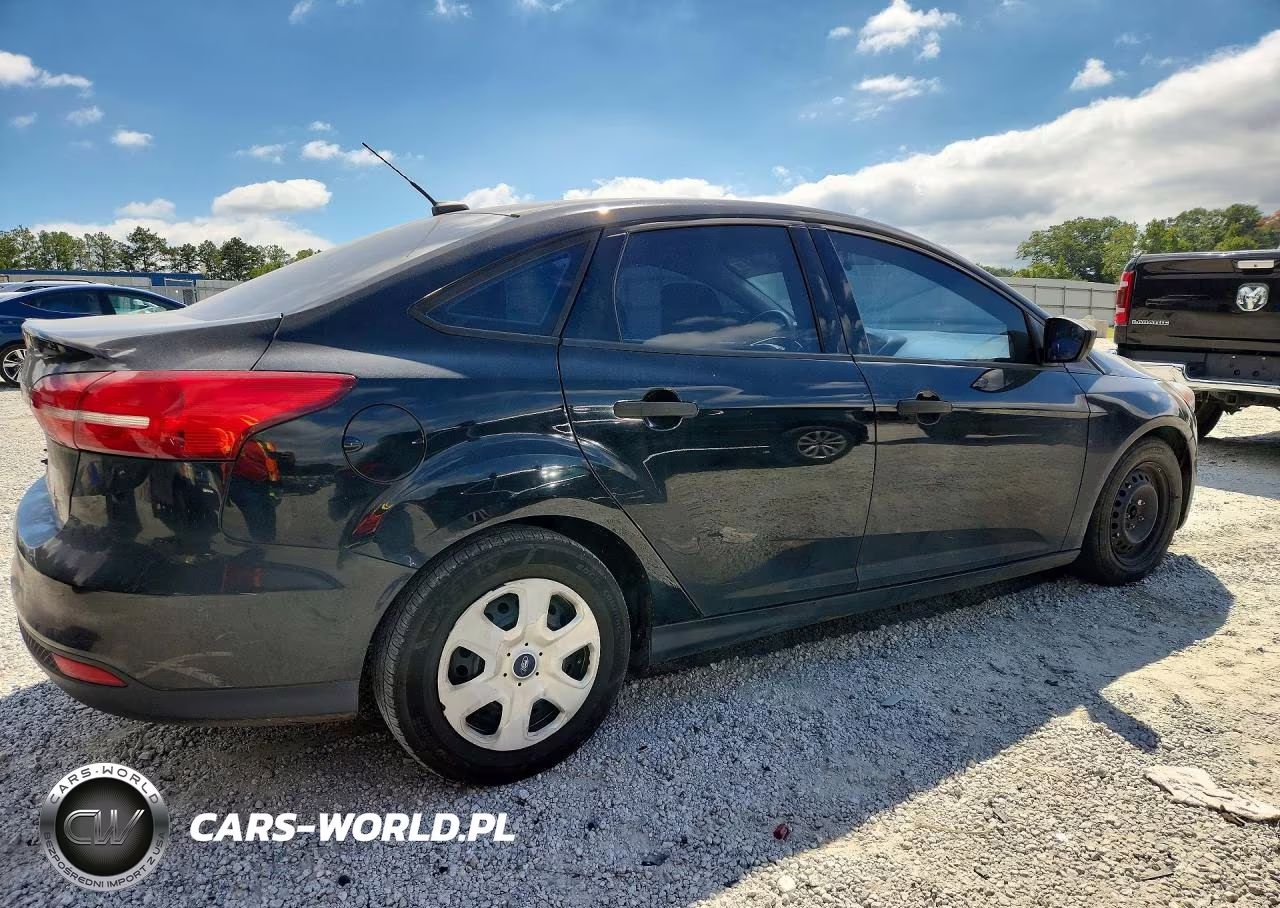 2018 Ford Focus S VIN:1FADP3E20JL284874 - 3