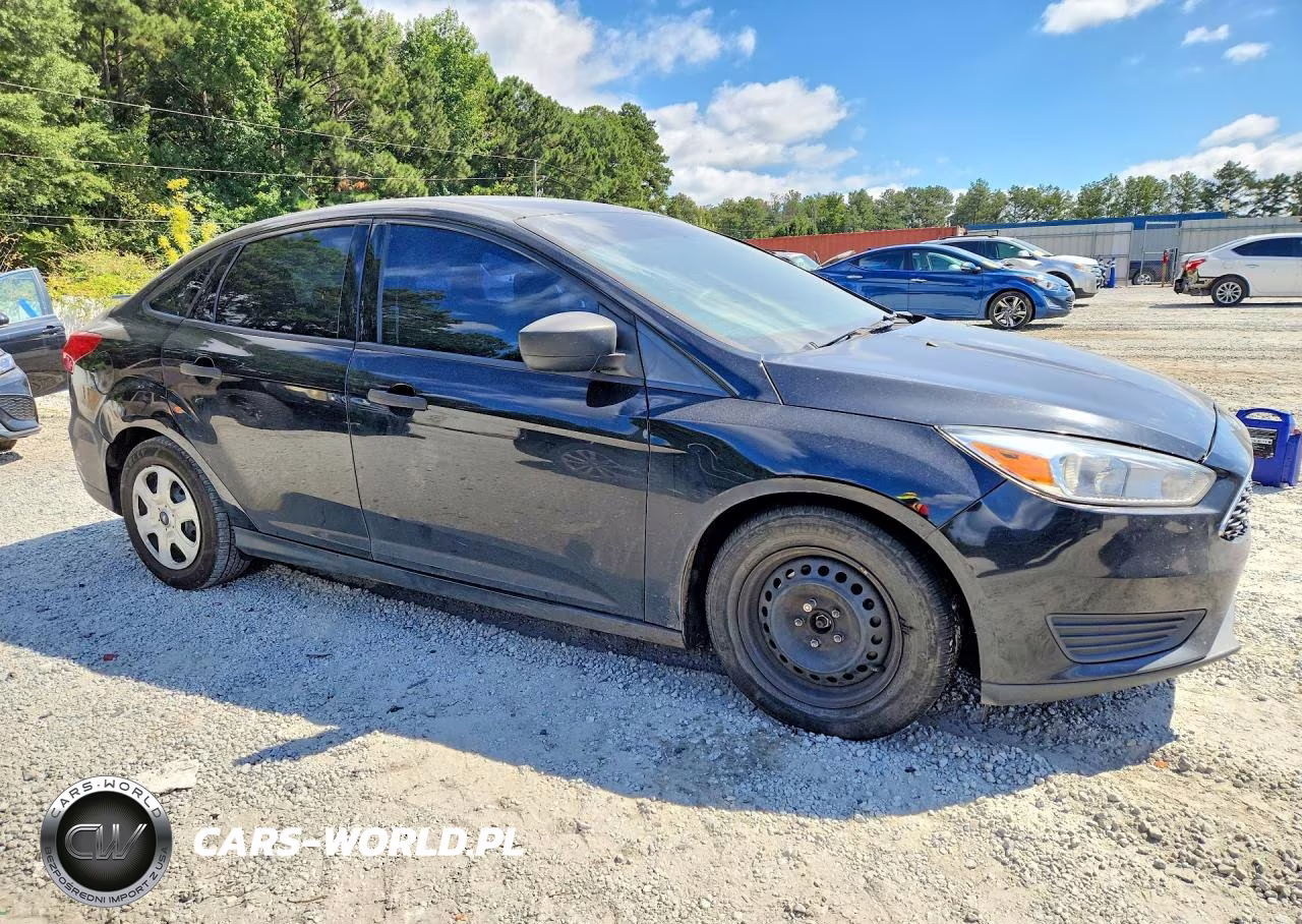 2018 Ford Focus S VIN:1FADP3E20JL284874 - 4