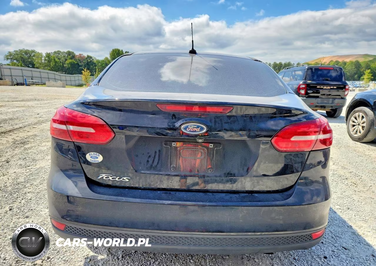 2018 Ford Focus S VIN:1FADP3E20JL284874 - 6