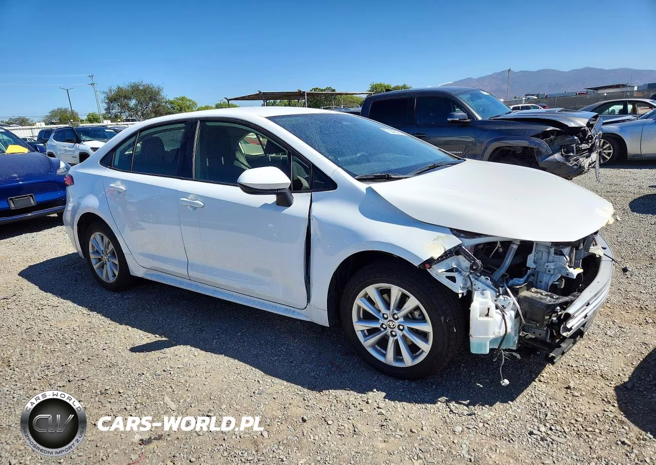 2025 Toyota Corolla Hybrid Le VIN:JTDBCMFE2S3109491 - 4