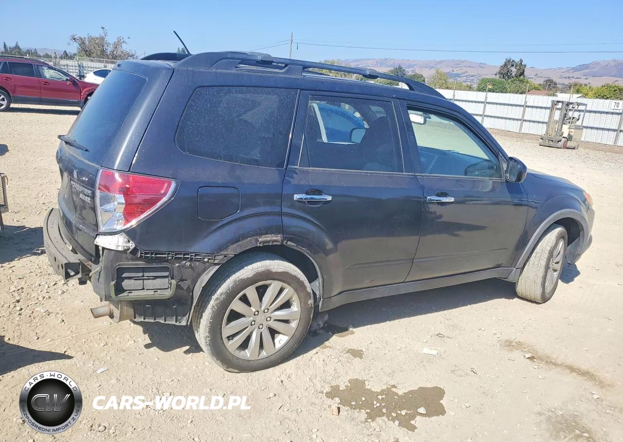 2011 Subaru Forester 2.5X Premium VIN:JF2SHADC4BH743309 - 3