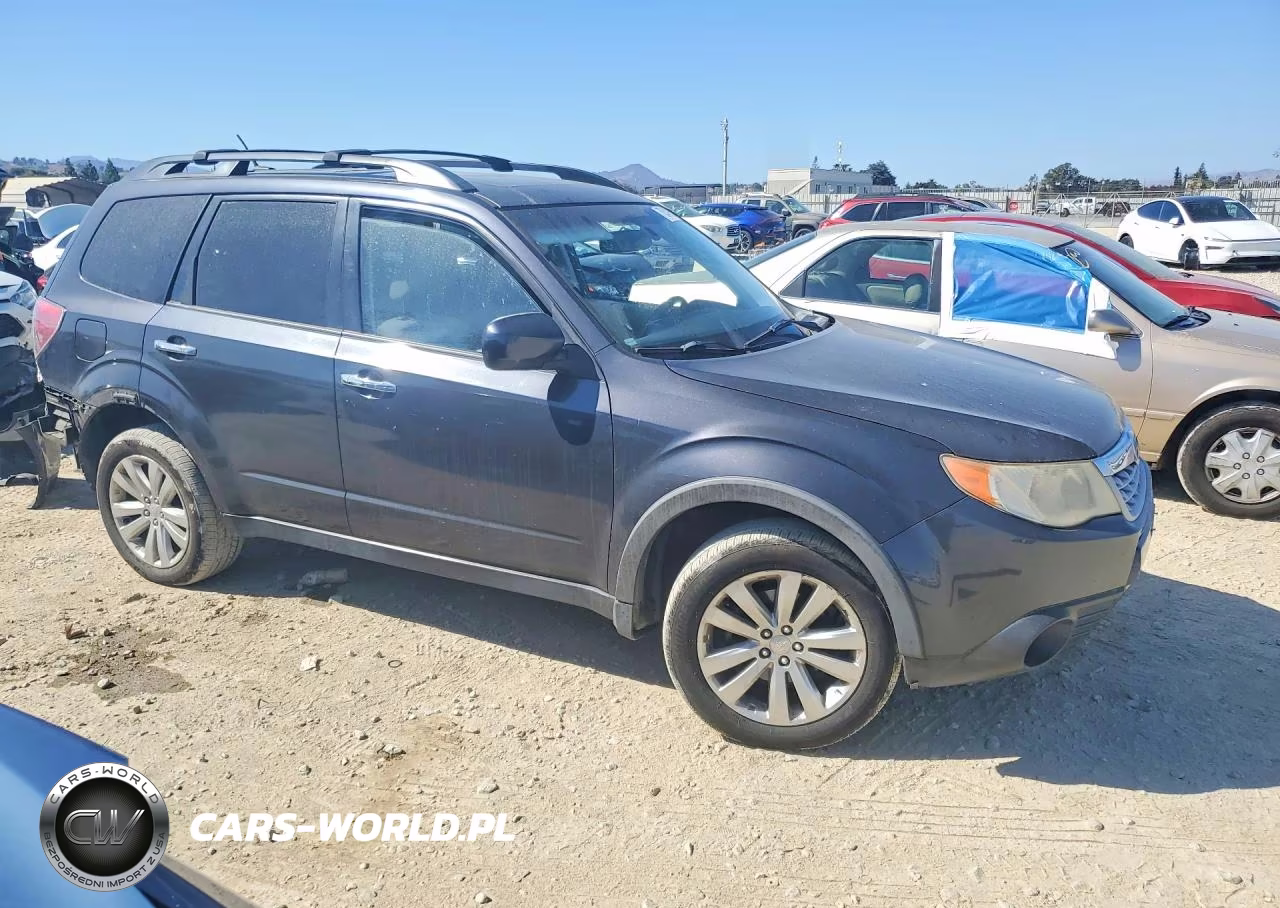 2011 Subaru Forester 2.5X Premium VIN:JF2SHADC4BH743309 - 4