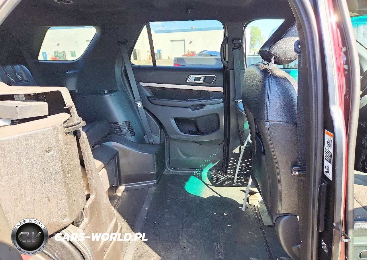 2018 Ford Explorer Xlt VIN:1FM5K7D84JGC44702 - 11