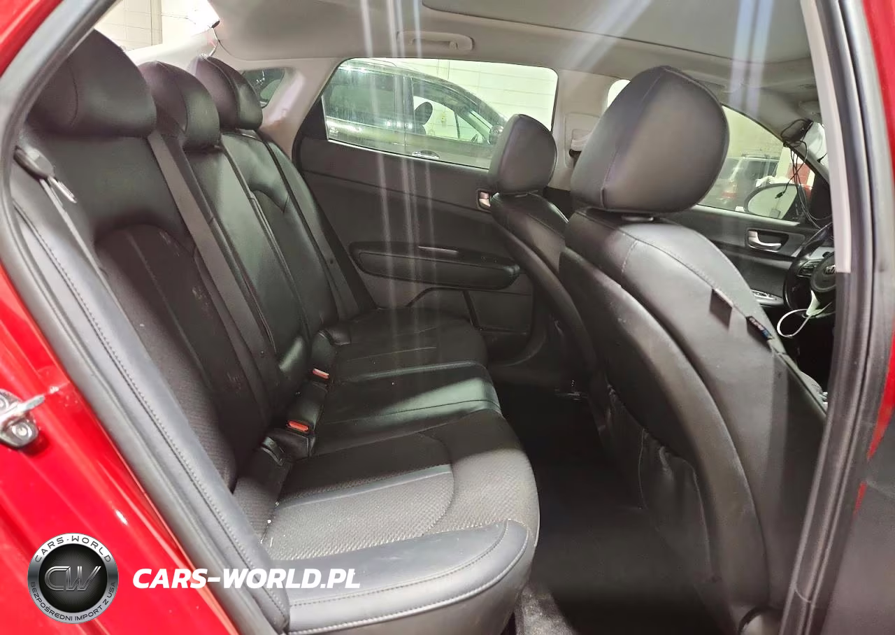 2018 Kia Optima S VIN:5XXGT4L30JG234030 - 10
