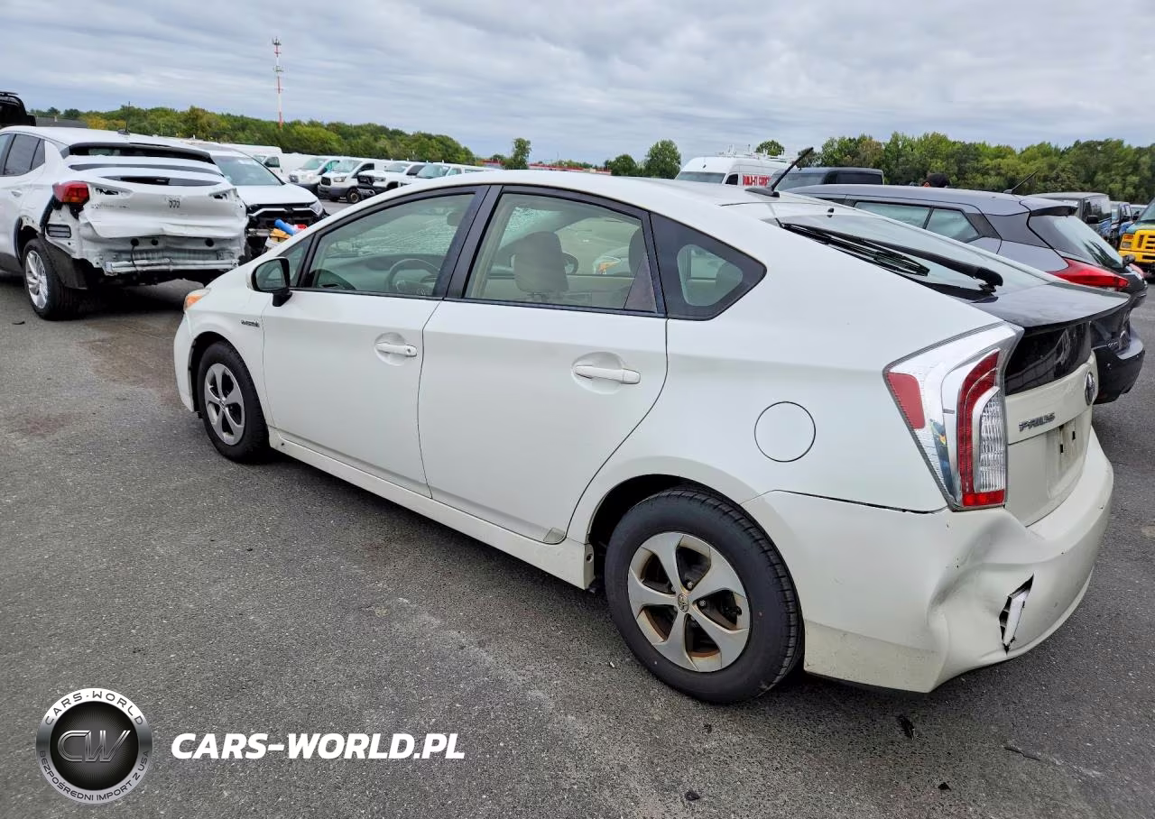 2014 Toyota Prius Three VIN:JTDKN3DU5E1784833 - 2