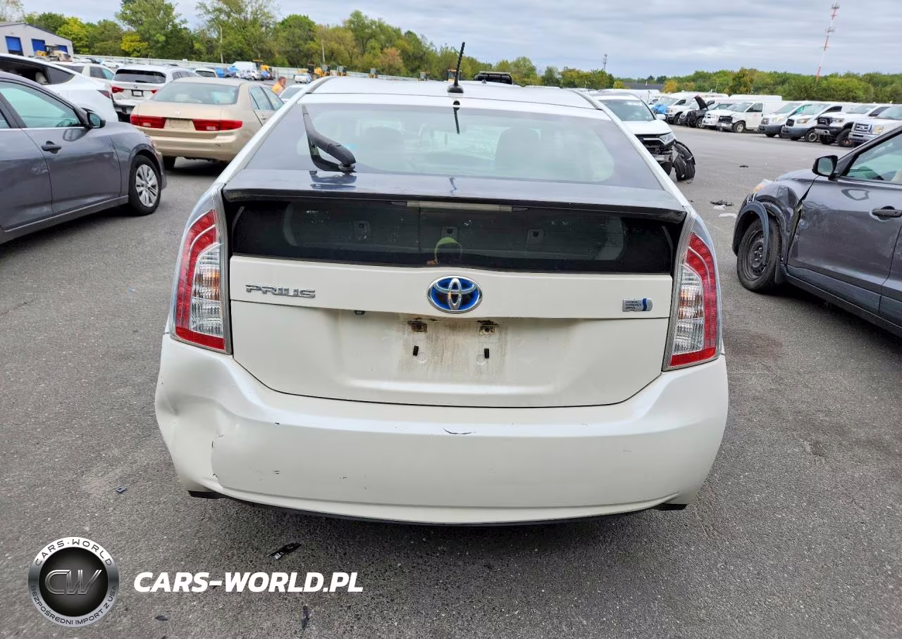 2014 Toyota Prius Three VIN:JTDKN3DU5E1784833 - 6