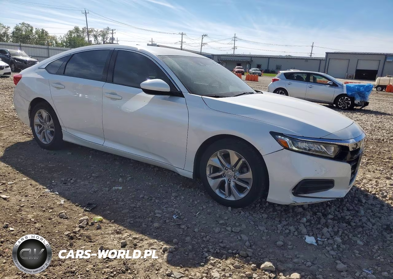 2018 Honda Accord VIN:1HGCV1F1XJA226208 - 4