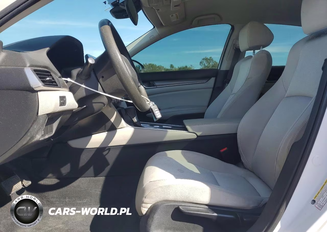 2018 Honda Accord VIN:1HGCV1F1XJA226208 - 7