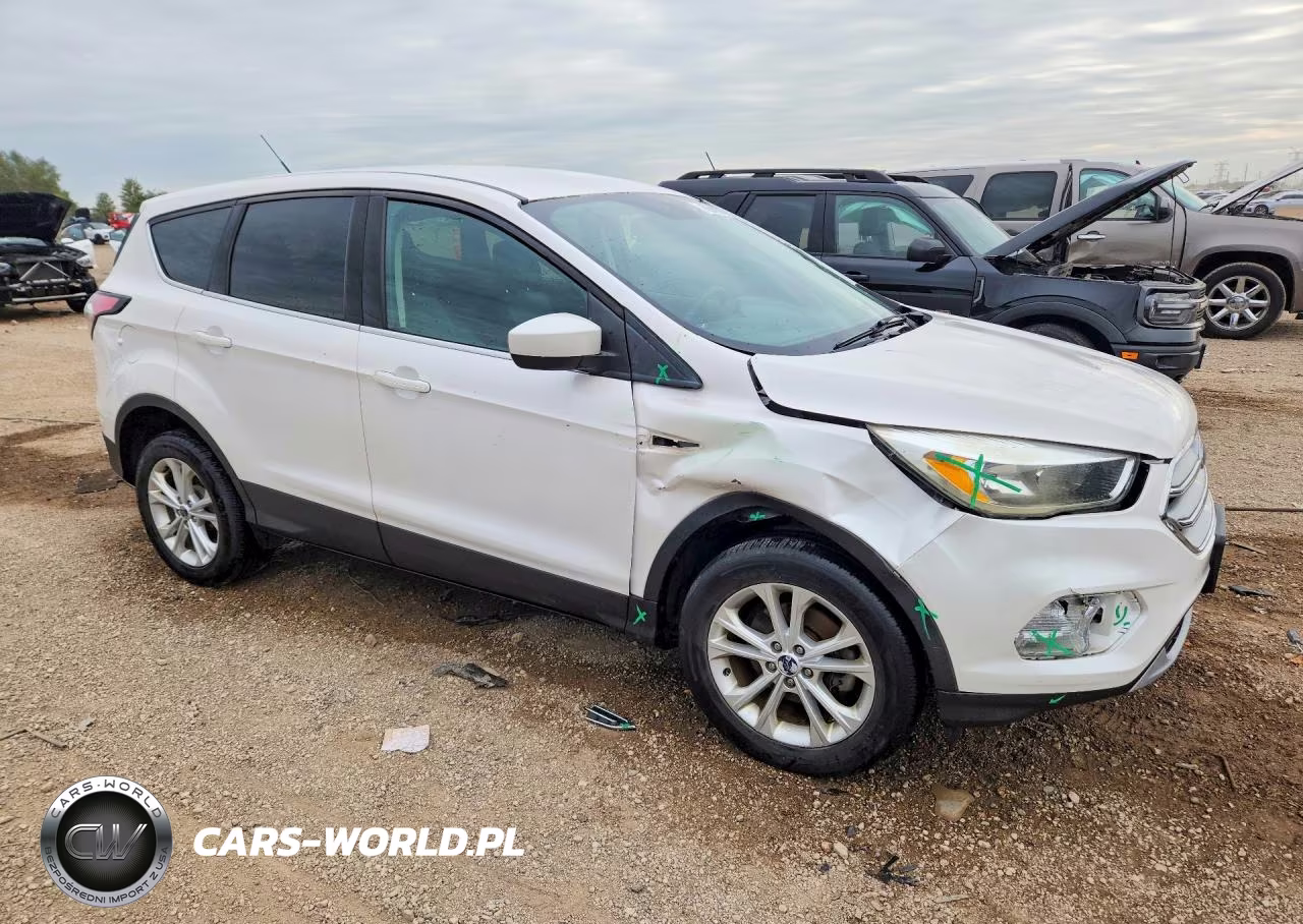 2017 Ford Escape Se VIN:1FMCU0GD8HUF03527 - 4