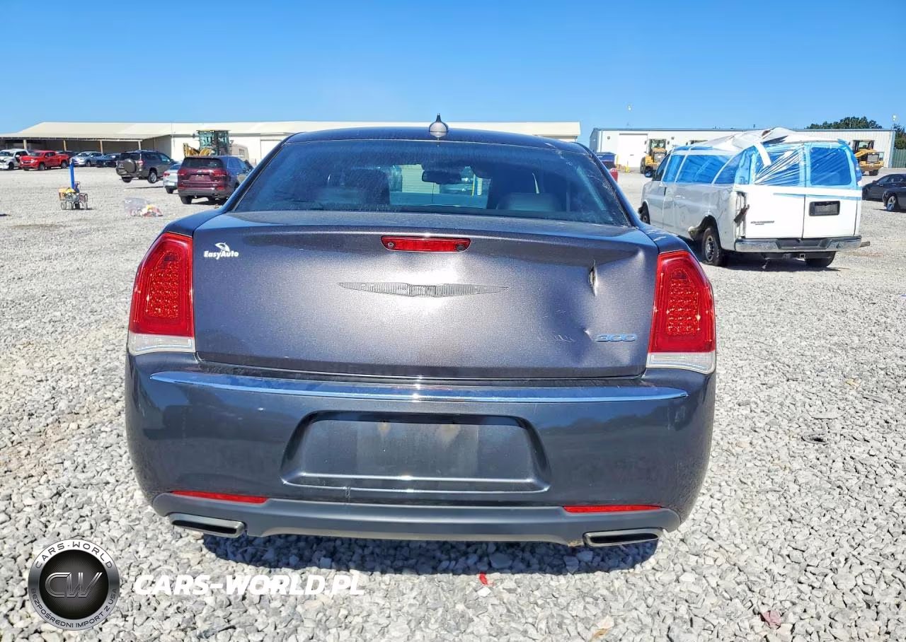 2015 Chrysler 300 Limited VIN:2C3CCAAGXFH930695 - 6