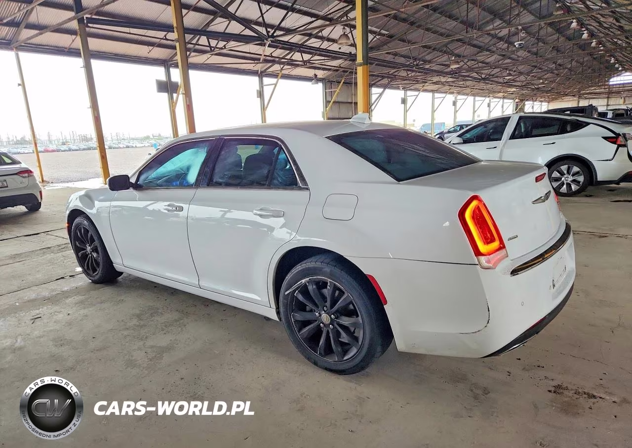 2015 CHRYSLER 300 LIMITED VIN:2C3CCARGXFH808827 - 2