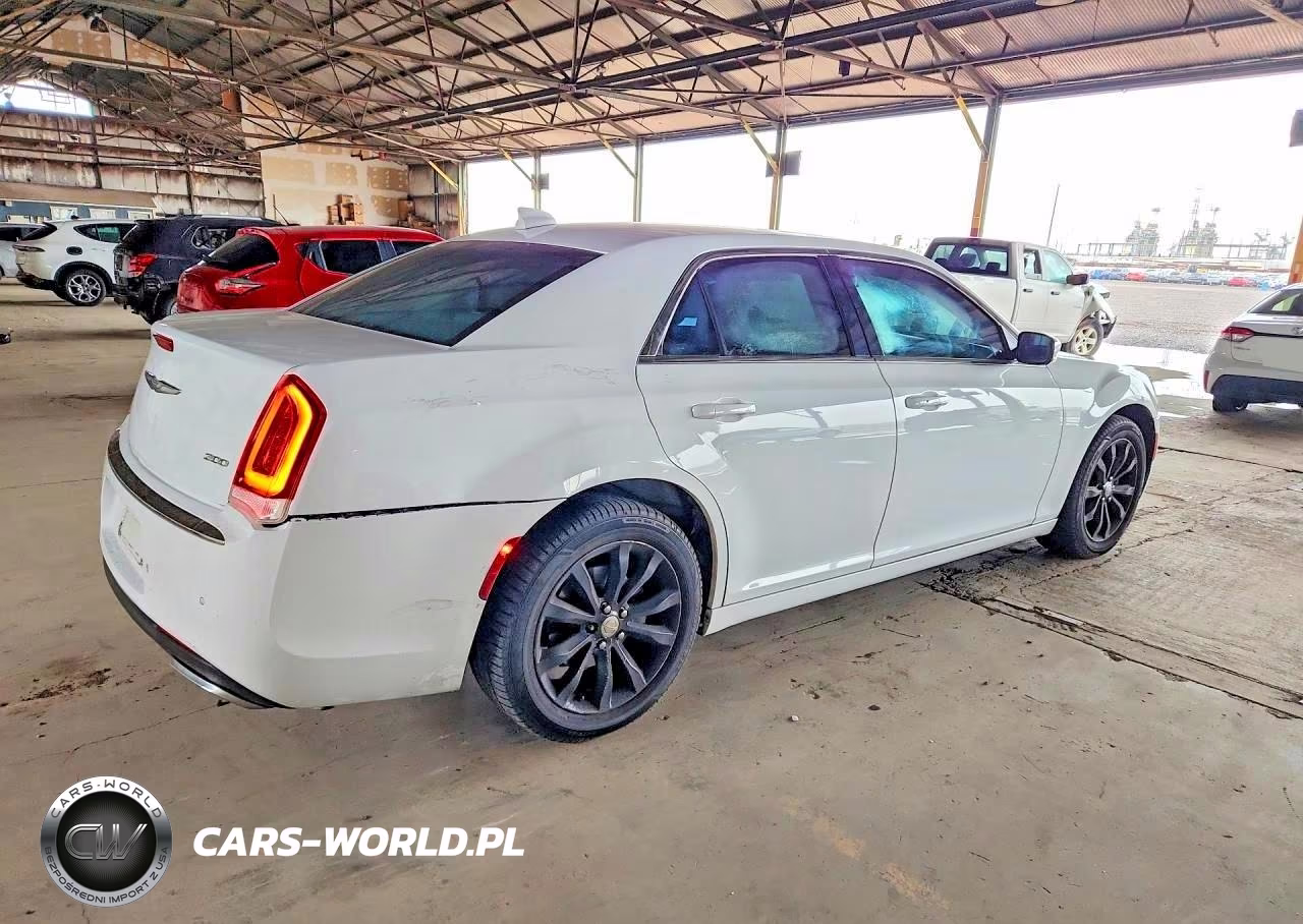 2015 CHRYSLER 300 LIMITED VIN:2C3CCARGXFH808827 - 3
