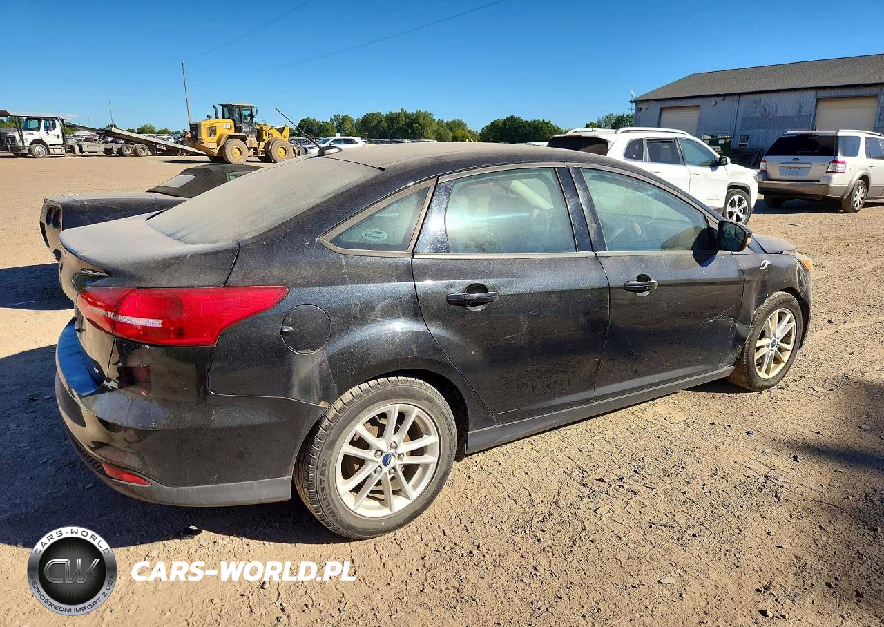 2015 Ford Focus Se VIN:1FADP3F26FL293309 - 3