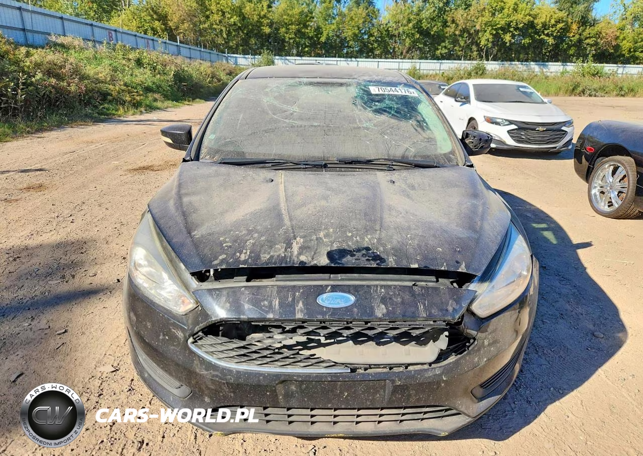 2015 Ford Focus Se VIN:1FADP3F26FL293309 - 5
