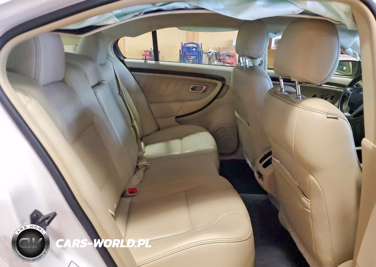 2018 Ford Taurus Limited VIN:1FAHP2F83JG110160 - 10
