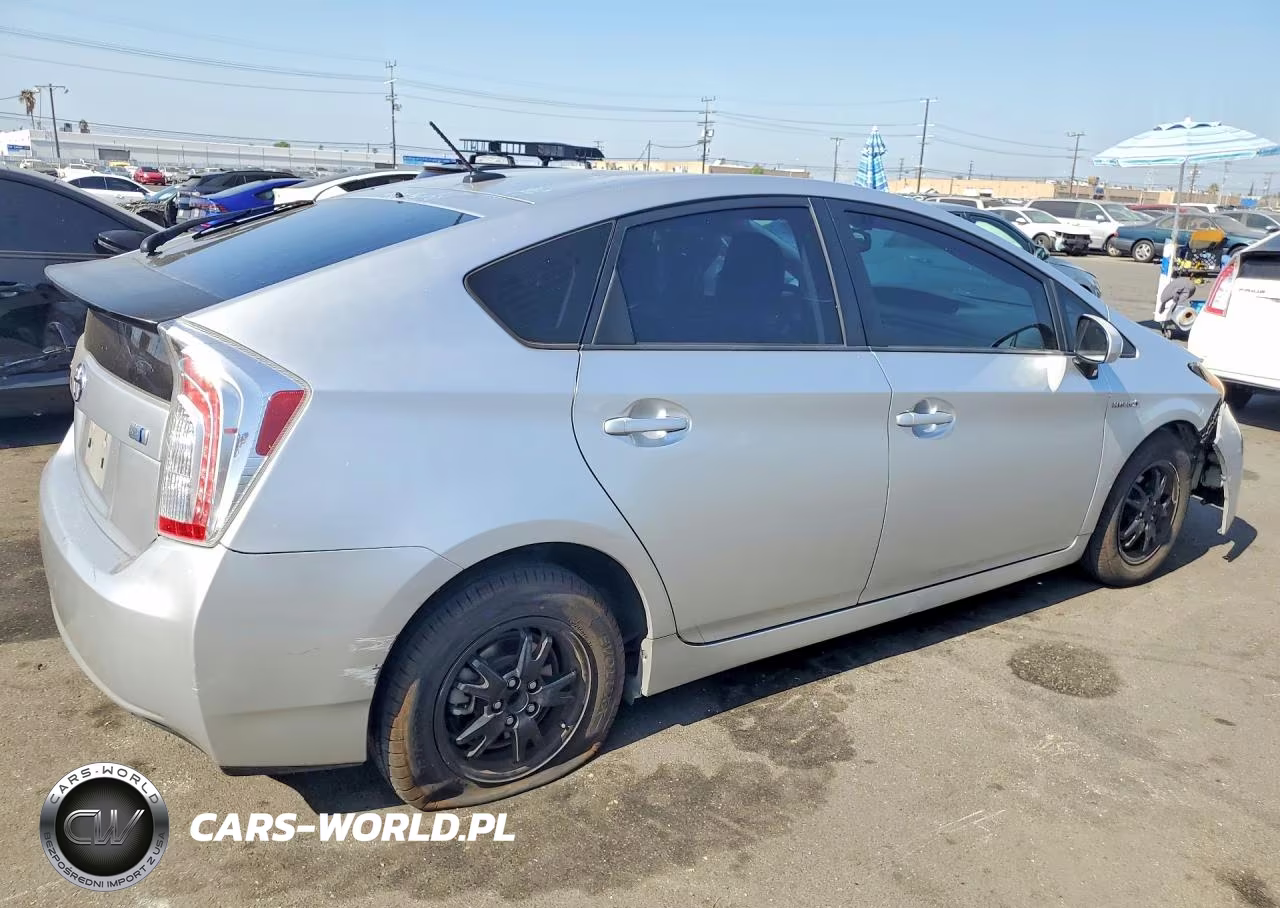 2012 Toyota Prius Four VIN:JTDKN3DU5C5446287 - 3
