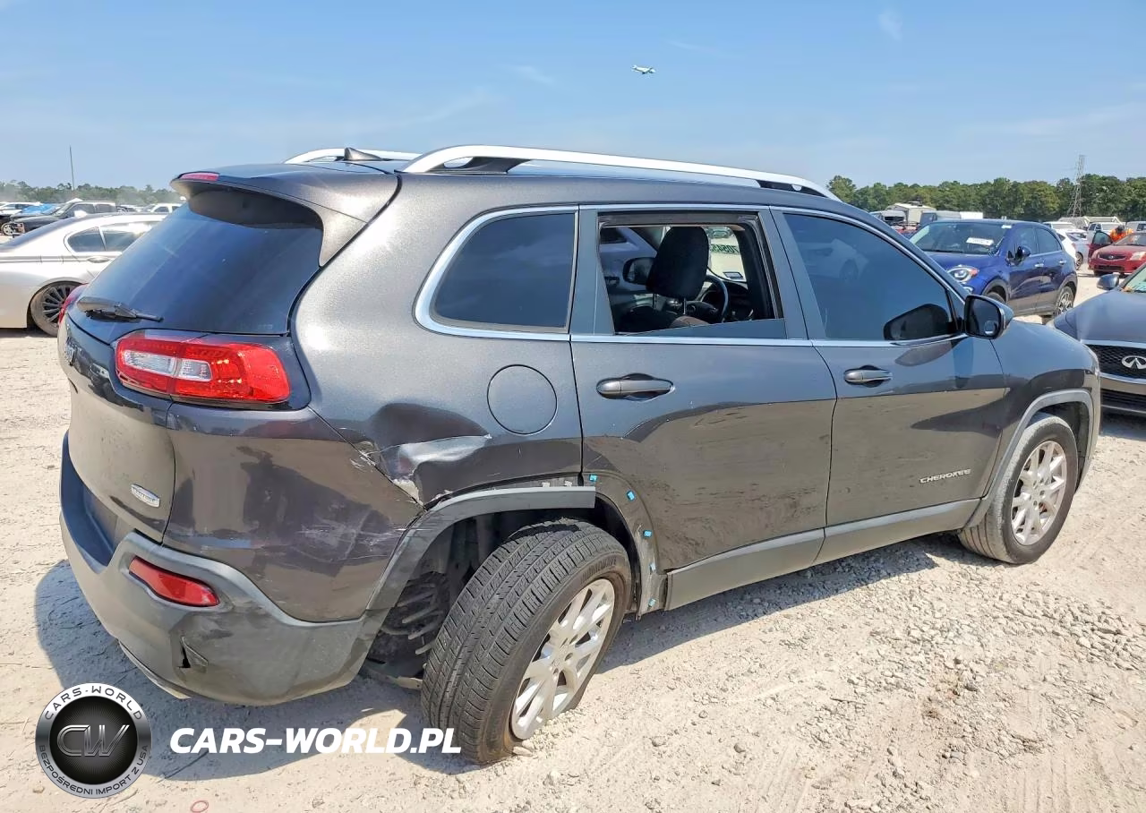 2016 Jeep Cherokee Latitude VIN:1C4PJLCS4GW137721 - 3