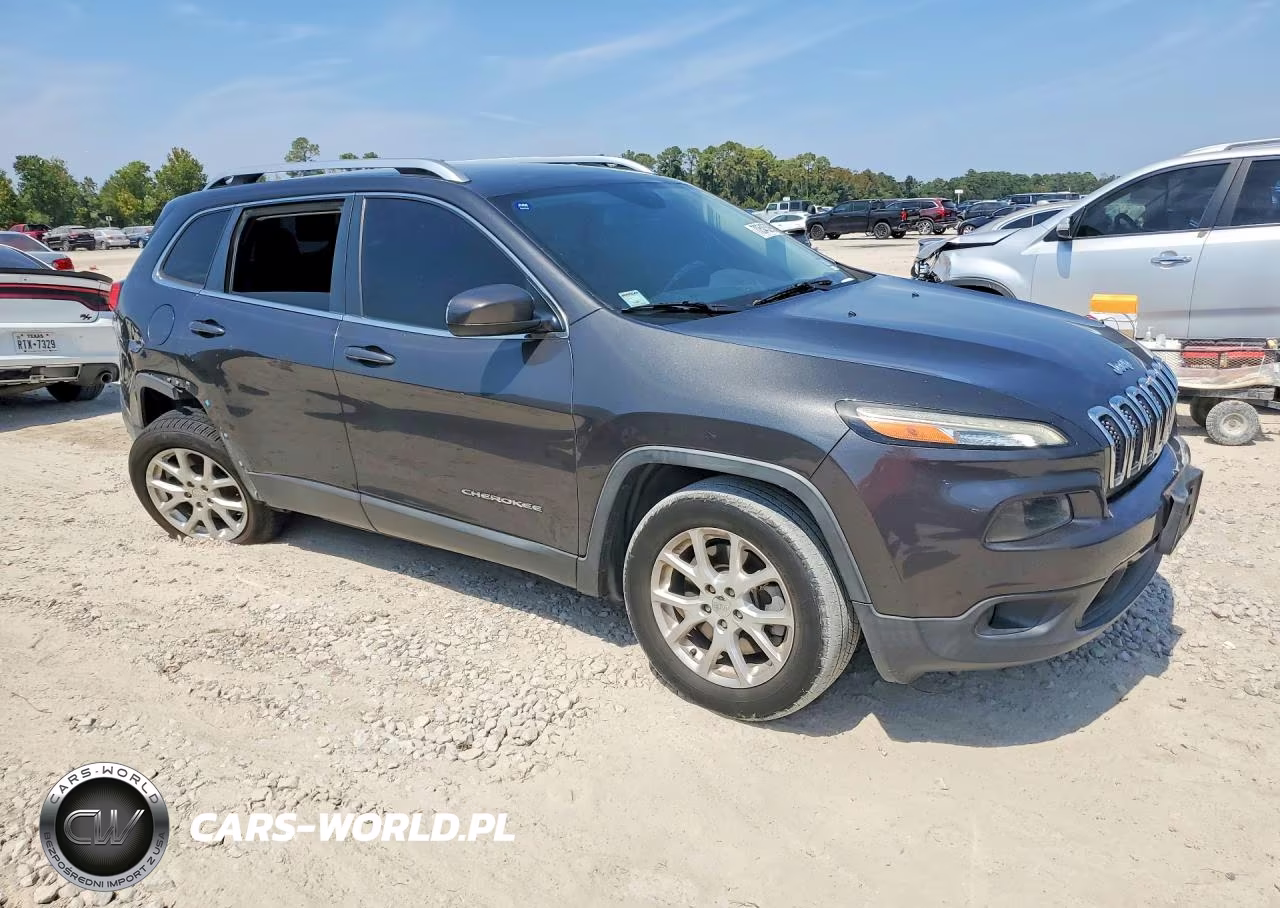 2016 Jeep Cherokee Latitude VIN:1C4PJLCS4GW137721 - 4
