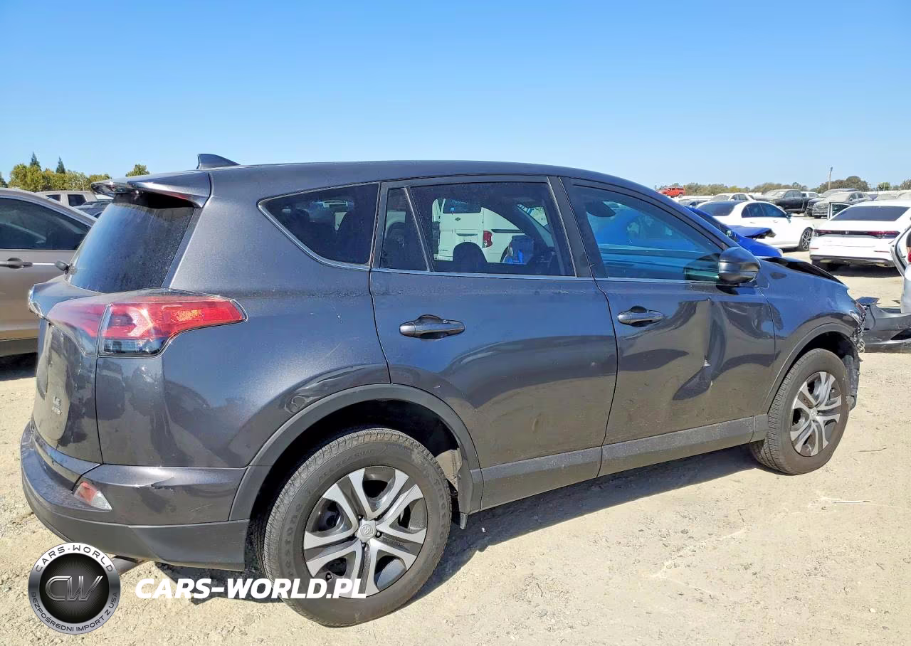 2018 Toyota Rav4 Le VIN:2T3BFREV6JW698305 - 3