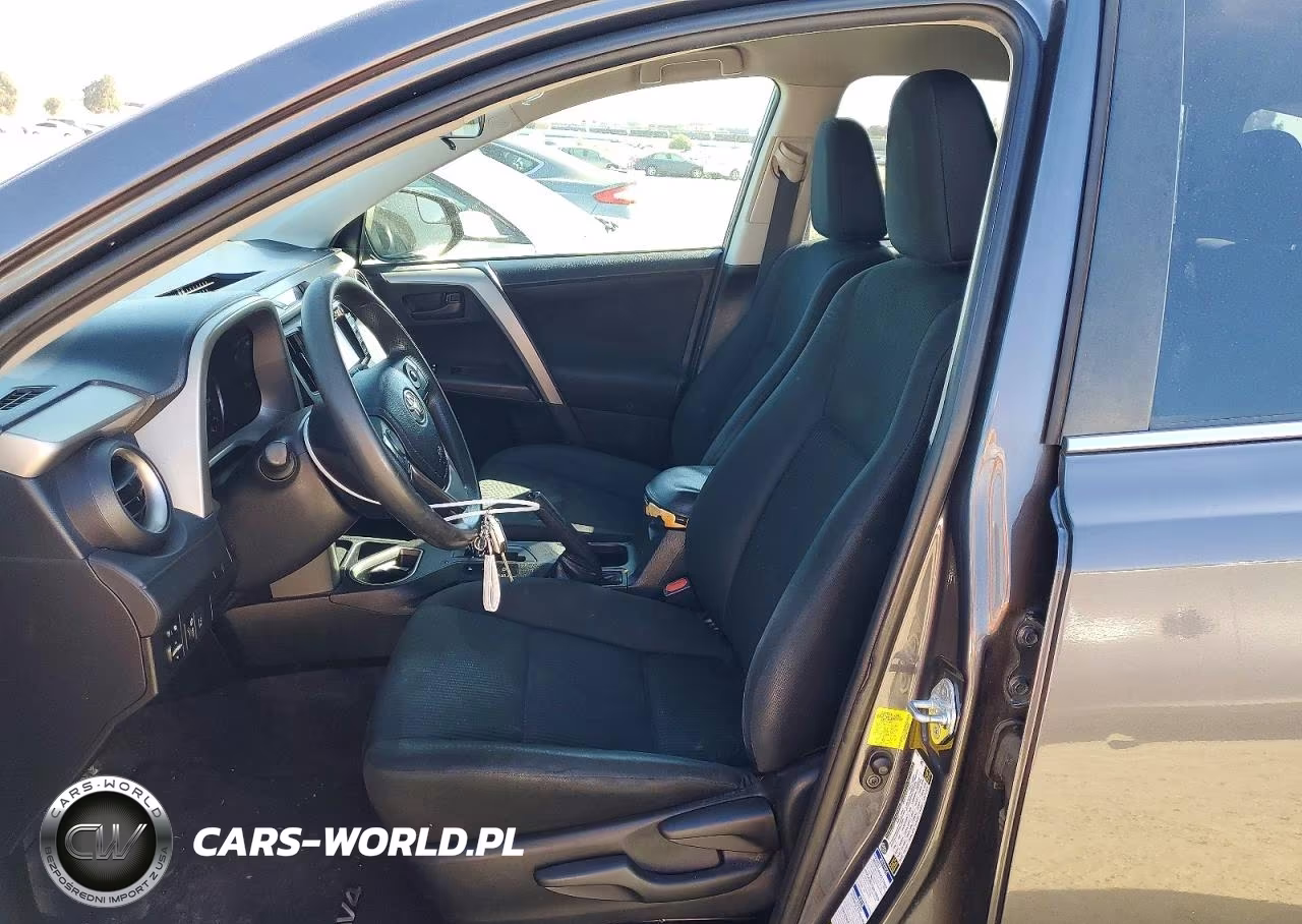 2018 Toyota Rav4 Le VIN:2T3BFREV6JW698305 - 7