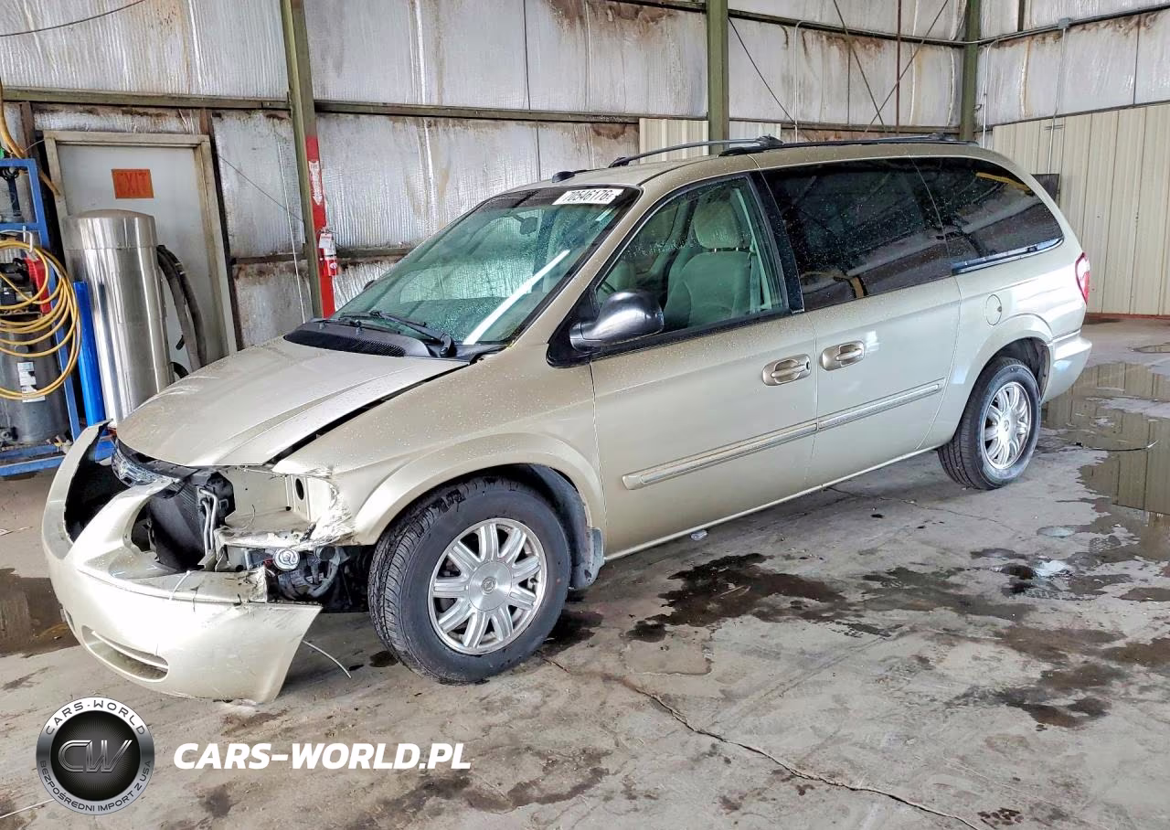 2005 Chrysler Town & Country Touring