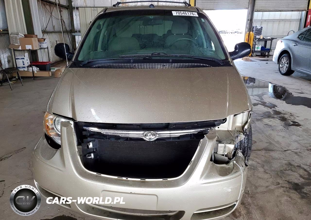 2005 Chrysler Town & Country Touring VIN:2C4GP54LX5R408160 - 5